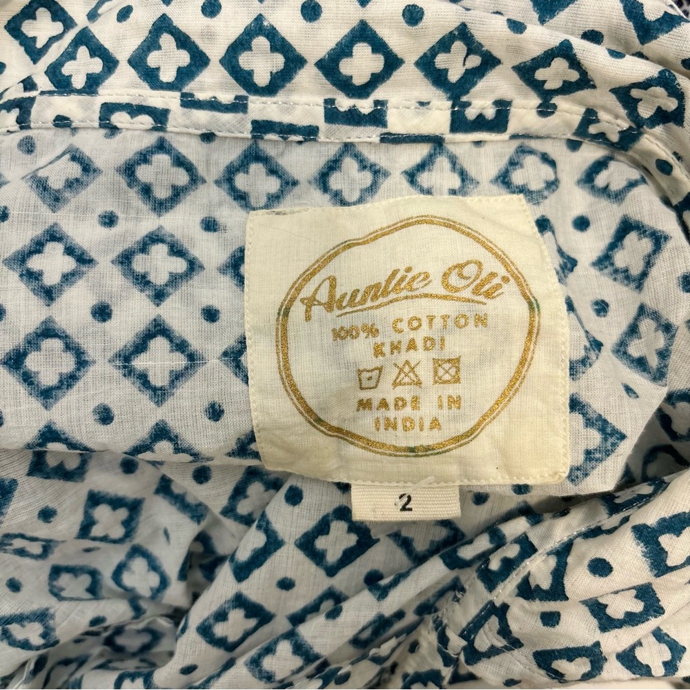 Auntie Oti Blue Button-Up Shirt - Picture 6 of 8